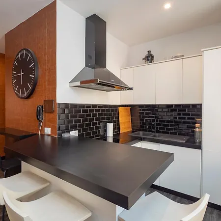 Xenia - Spacious Four-room In Moscova ميلان