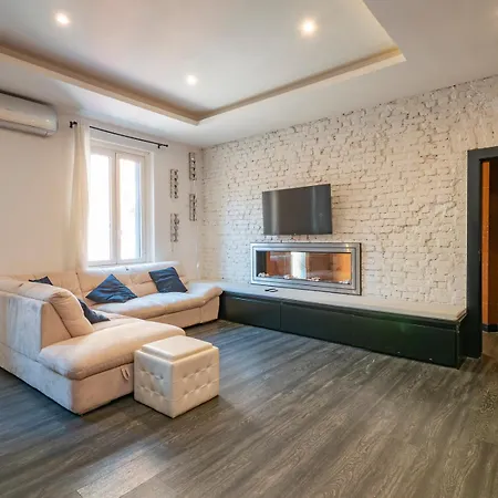 アパート Xenia - Spacious Four-room In Moscova ミラノ